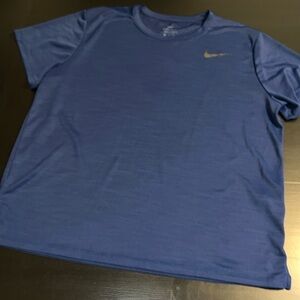 Nike dri fit standard fit men’s shirt size extra large